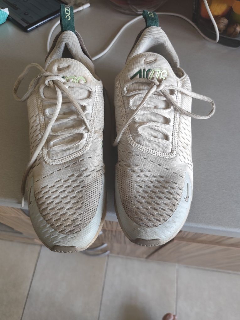Маратонки nike 270