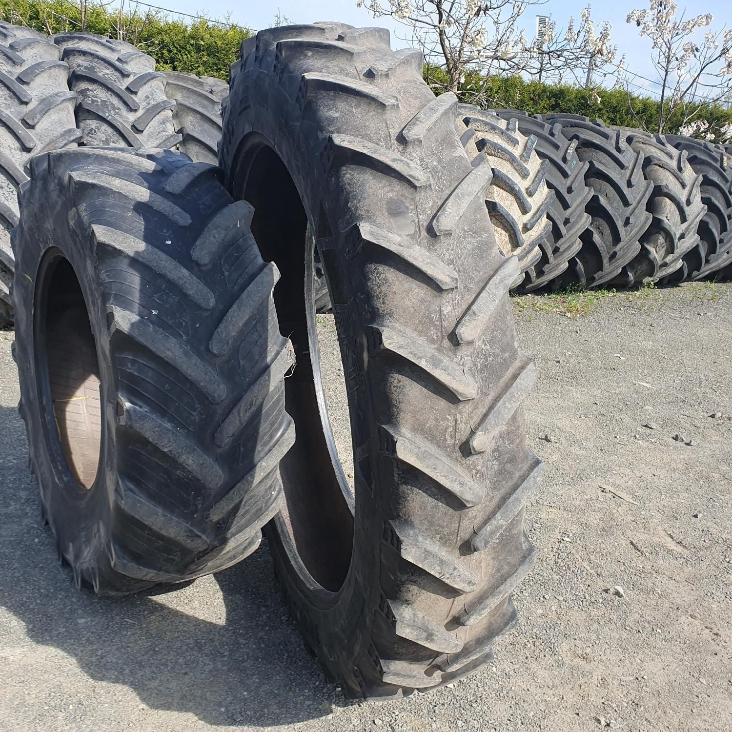 Cauciucuri 300/95R46 Bkt Anvelope Tractor Second Hand