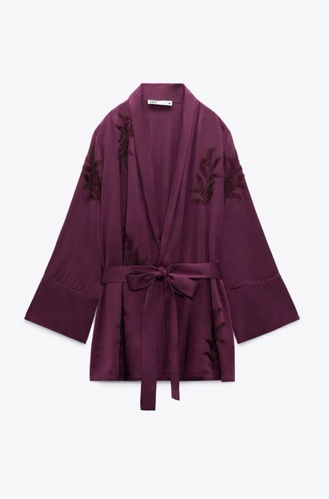 Сатенен костюм Зара в модерен цвят