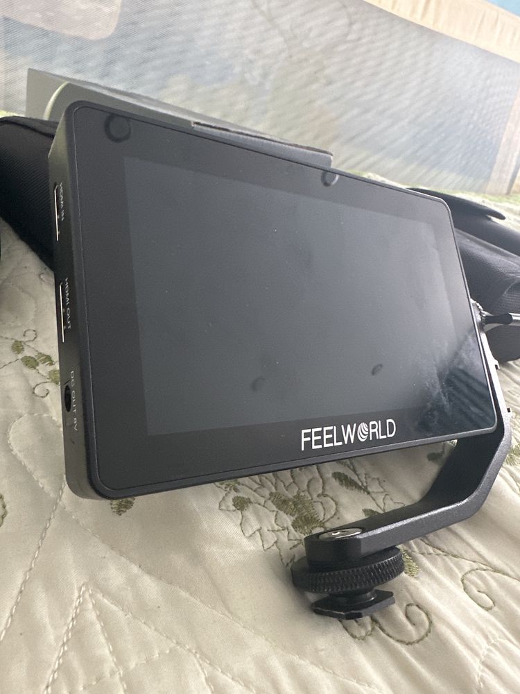 Накамерный монитор Feelworld F6