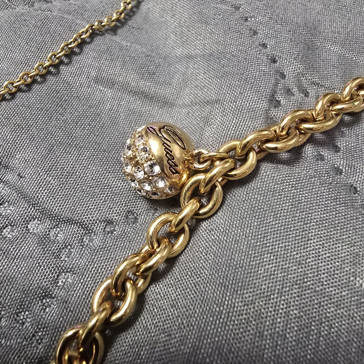 Ново нежно колие с обеци Guess