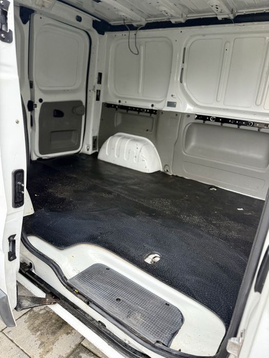 Renault Trafic 2.0 dci 68.000 km Euro 5