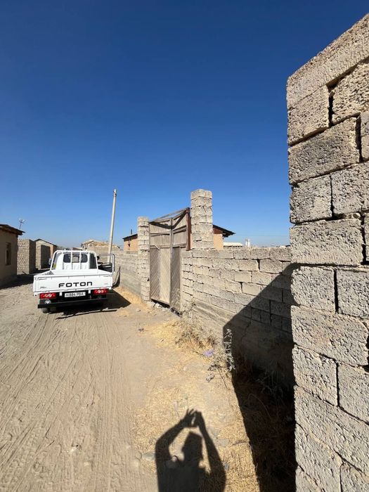 Ер сотилади .7.5 соток.Атрофи  девол билан уралган