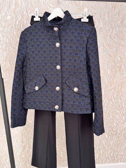 Продам классический костюм