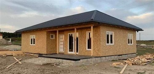 Foișoare, case din lemn si cabane din lemn masiv pentru locuit sau vac