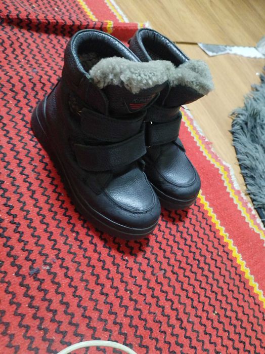 Продам детскую обувь