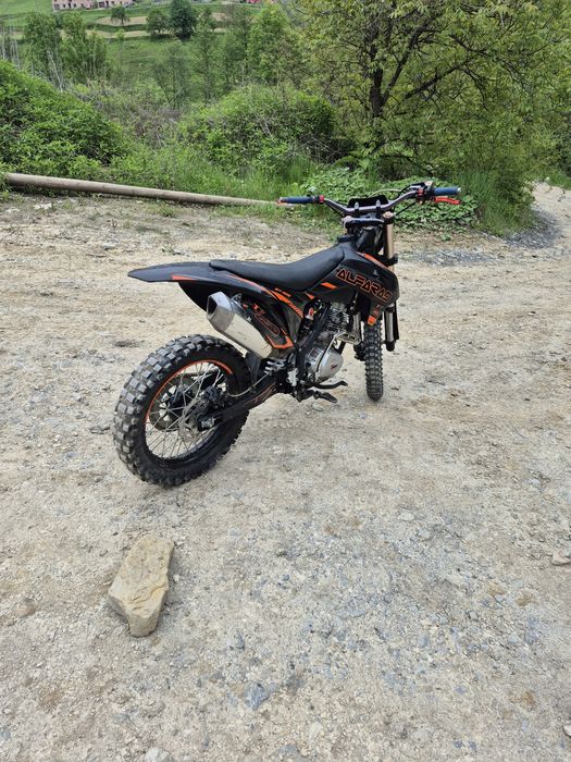 Vând cross alfarad 250cc