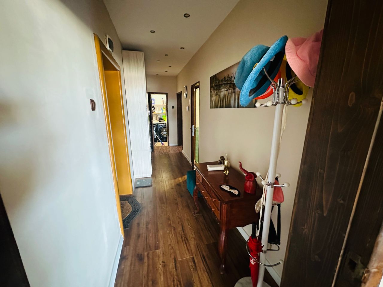 Продава се Четиристаен апартамент в Варна, Център - 100 кв.м за 2300 €/кв.м - Снимка #10