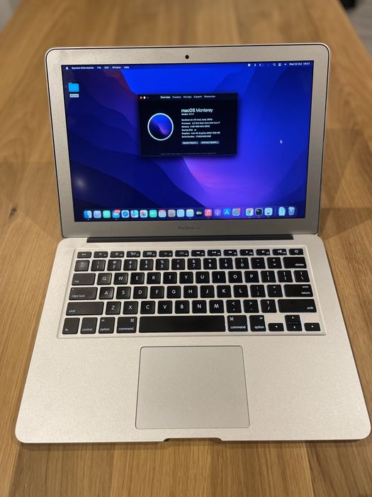 Laptop MacBook Air 13" Early 2015 – i7, 8GB RAM, 256GB SSD