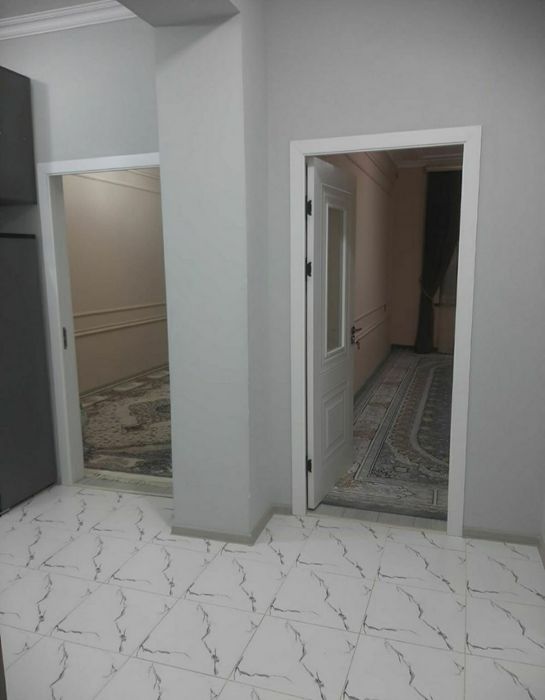 Mirobod bozori yonida kvartira bor