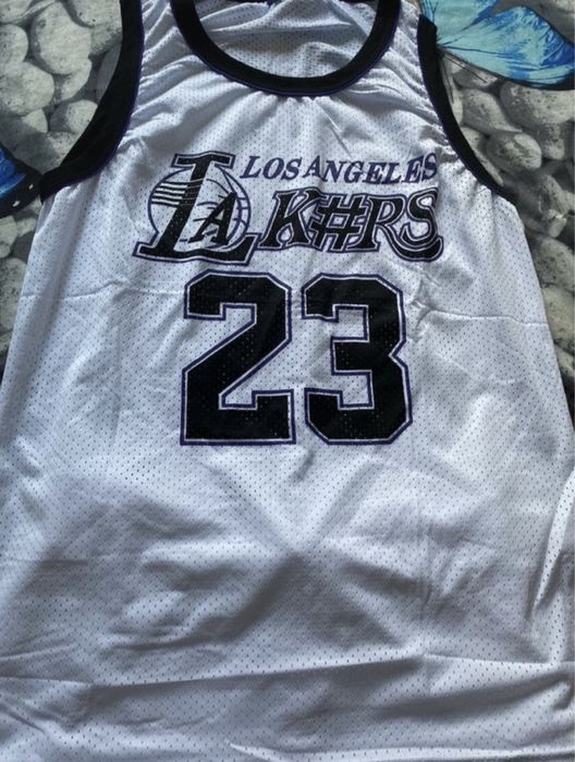 Compleu lakers.
