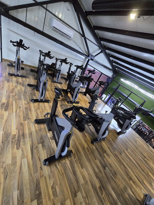 Technogym spining bike рецуклирани колела без забележка техноджим