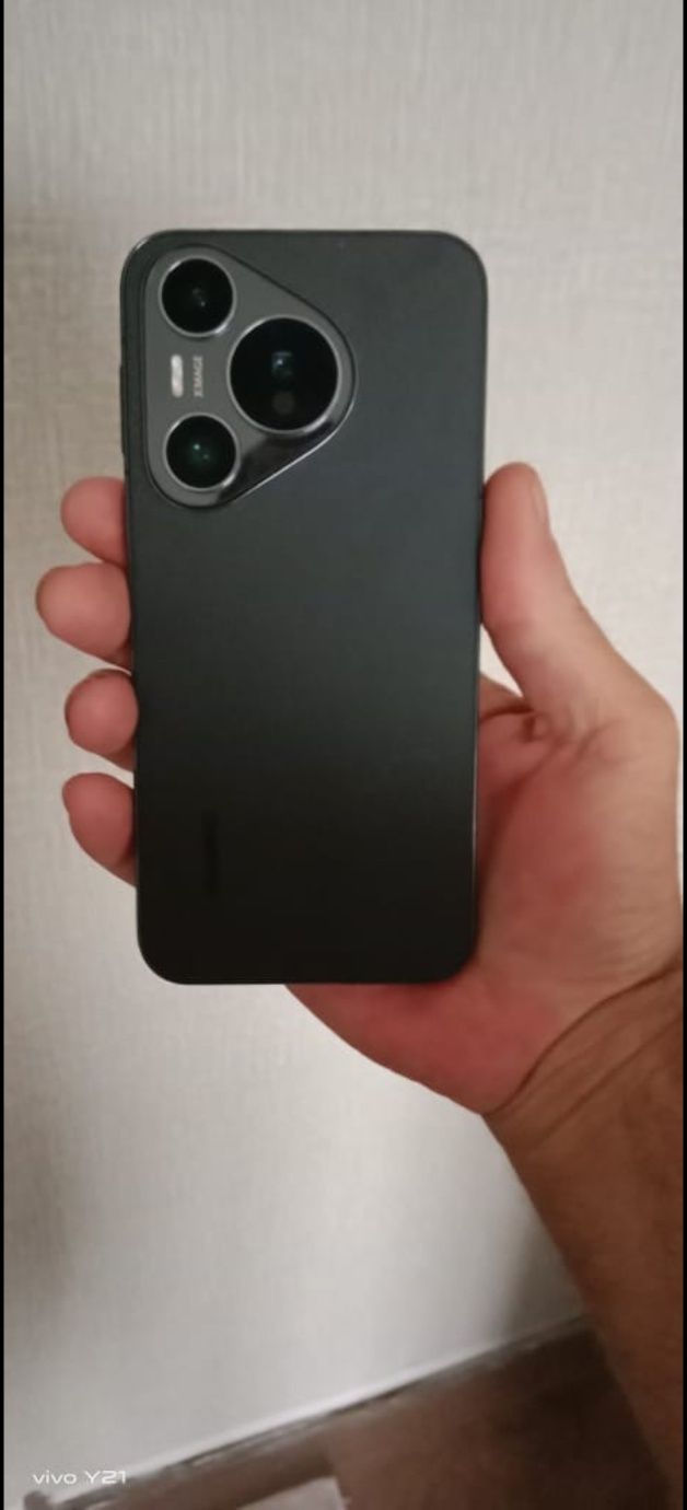 Huawei Pura 70 в отличном состоянии.