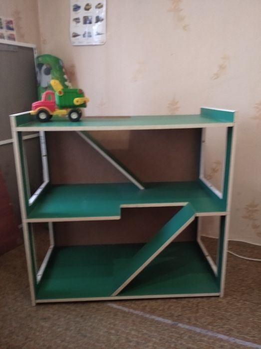 Продам парковку для игрушек