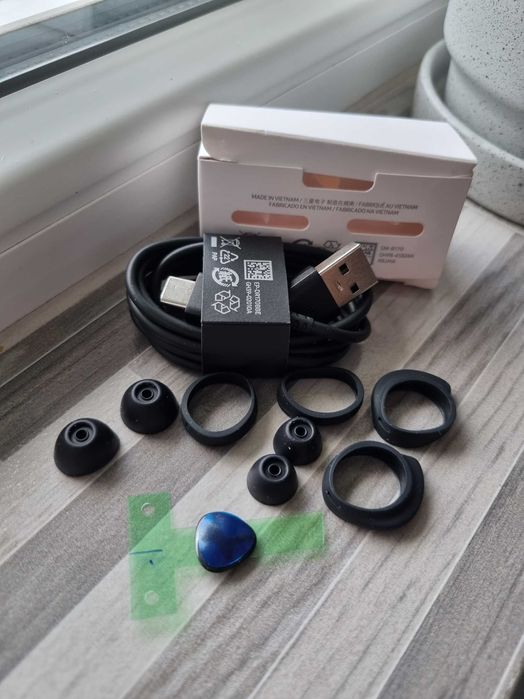 Слушалки Samsung Earbuds plus