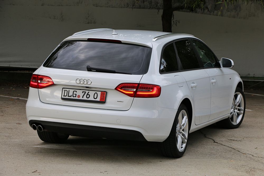 Audi a4/full asist/distronic/lane asist/side asist/zoll/quatro