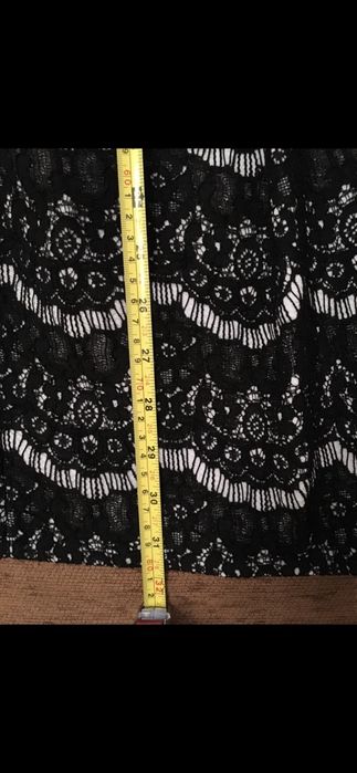 Vand rochita cu spatele un pic gol