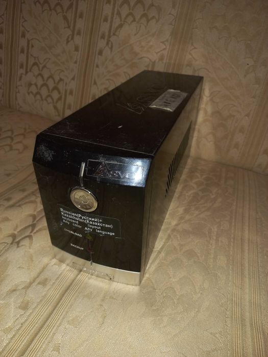 Продам источник бесперебойного питания на запчасти.