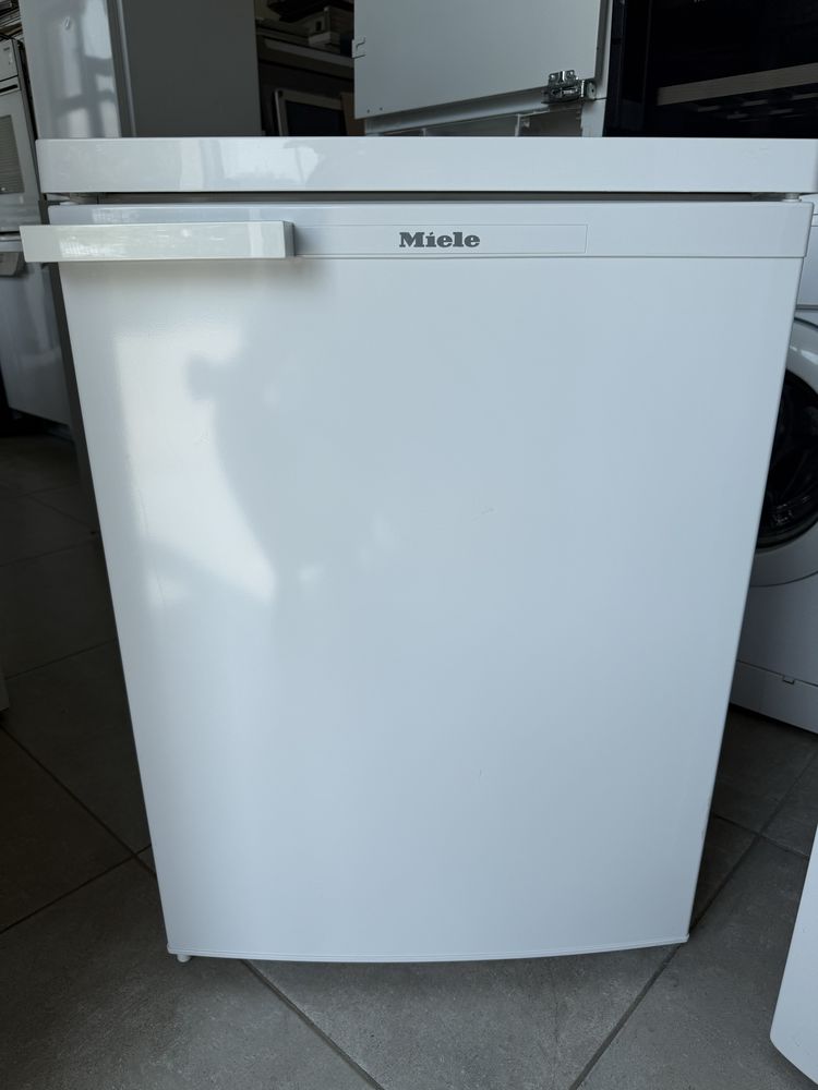Малък хладилник с камера Miele КАТО НОВ