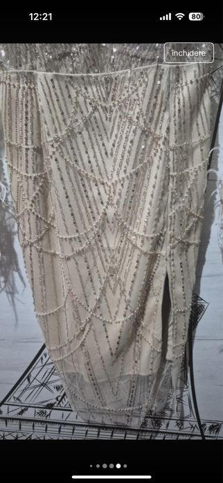 Rochie facuta pe coamanda