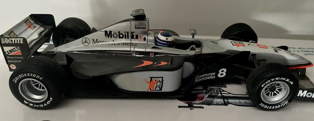 Macheta minichamps formula 1 f1 Mclaren Mercedes Mp4-13 1998