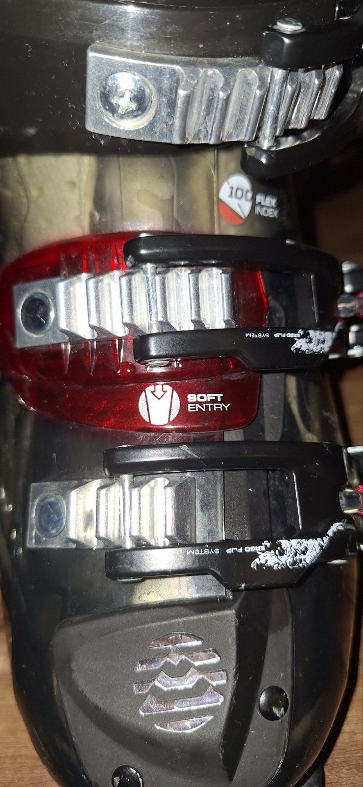 Обувките са Alpina EVE 10 Flex 80-100 Soft Entry 4DRY
  Flex