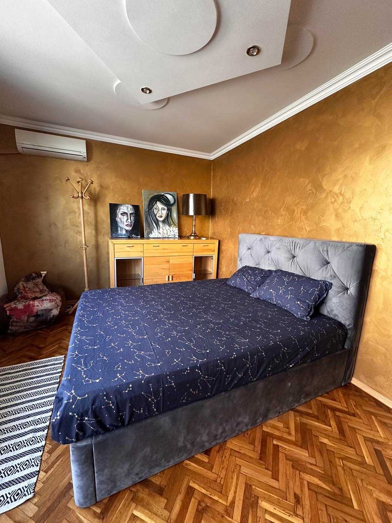 Дава се под наем Тристаен апартамент в Бургас, Център - 100 кв.м за 900 € - Снимка #6