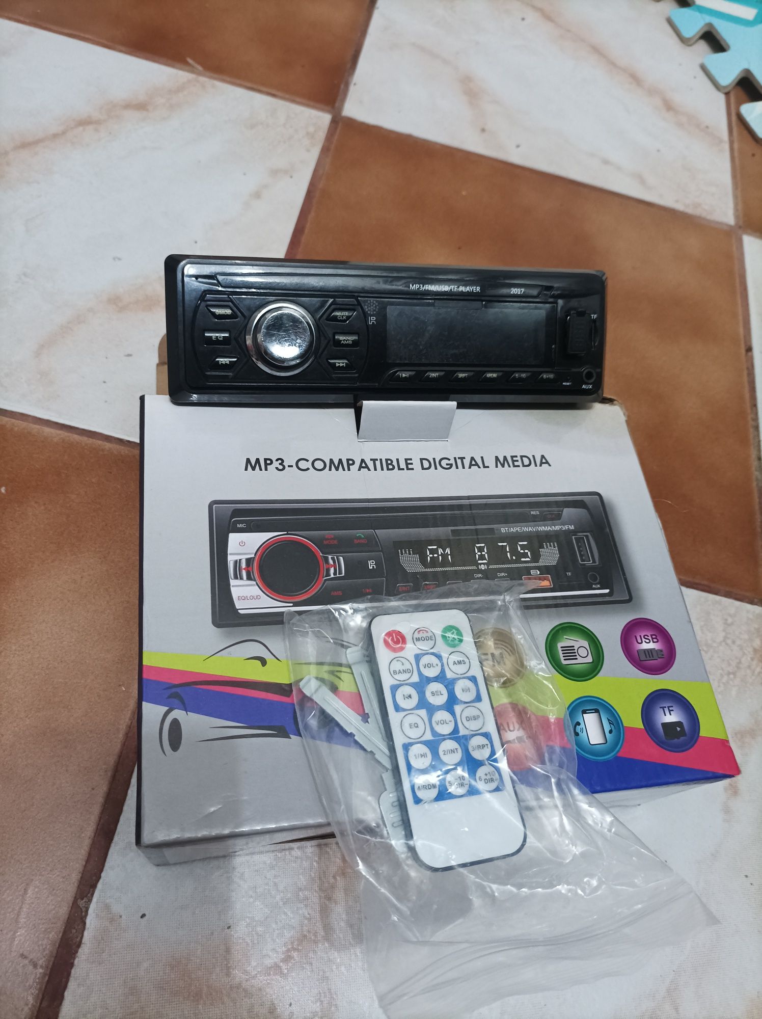 Casetofon Auto Mp3 și Stick
