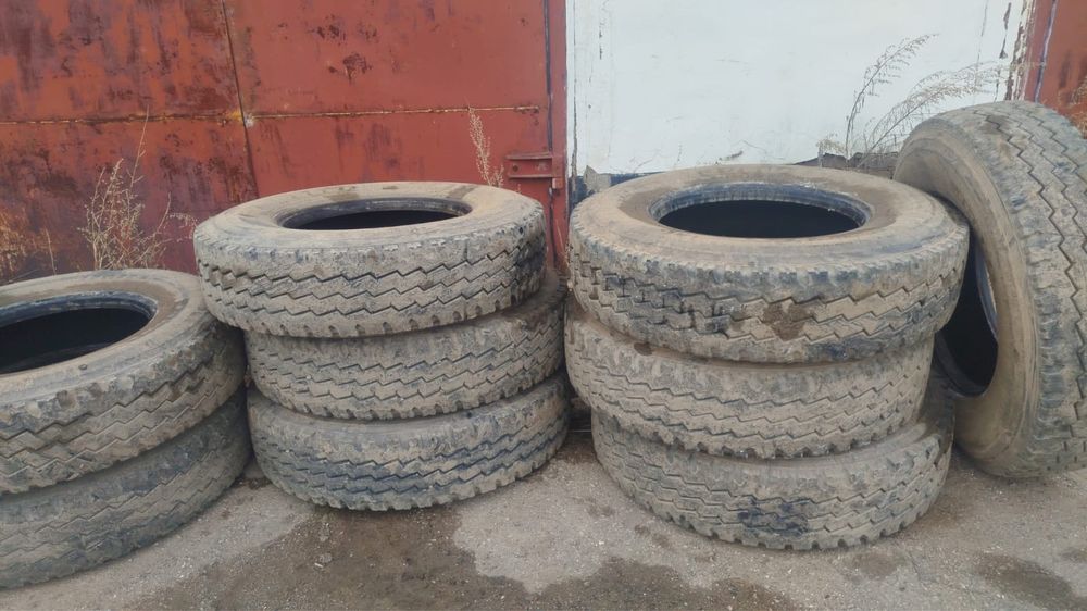 Резина 12/22,5 состояние отличное