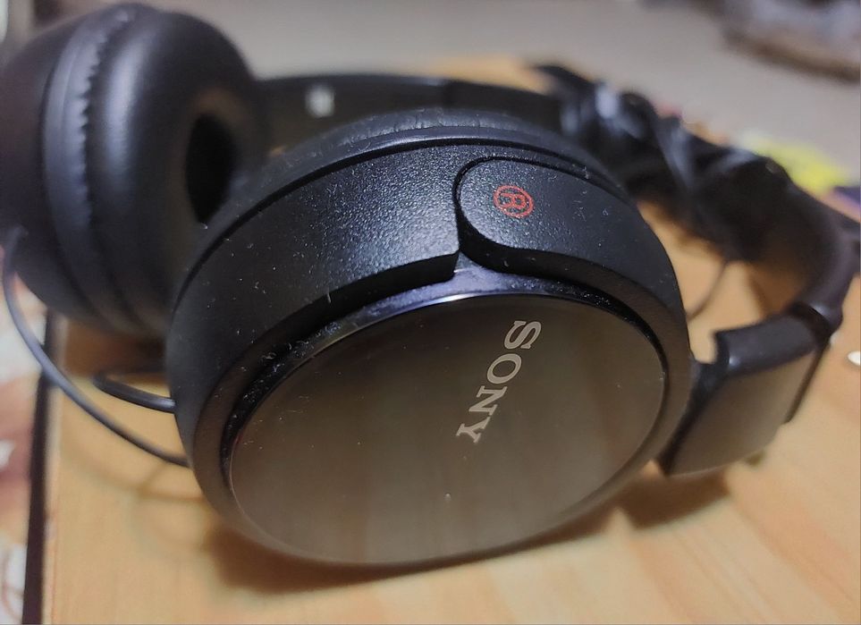 Casti On Ear Sony MDR-ZX310APB, Cu fir, Microfon, Negru perfectă stare