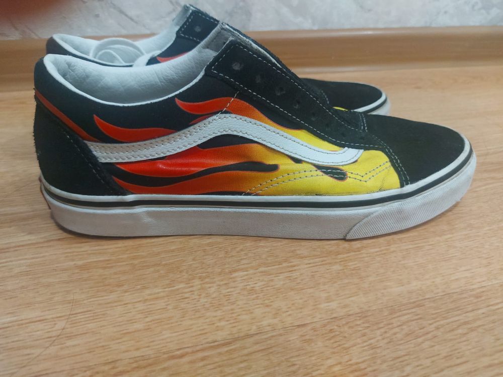 Продаю оригинальные кроссовки Vans, 41 размера