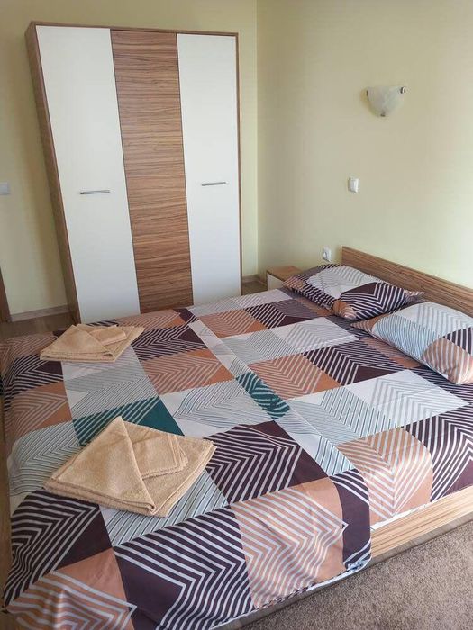 Дава се под наем Двустаен апартамент в Бургас, Зорница - 62 кв.м за 459 € - Снимка #4
