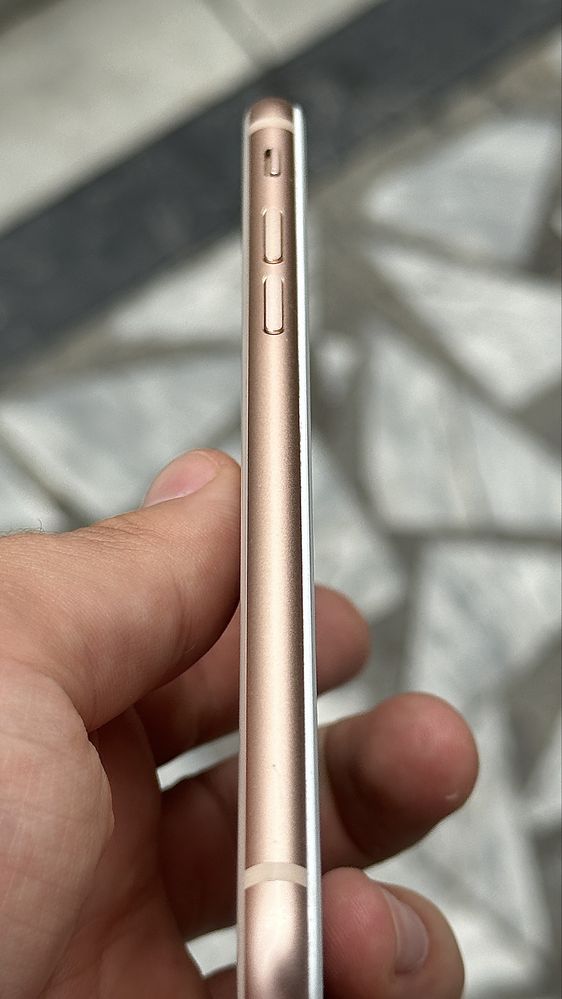 Yaxshi holatdagi Iphone 8 Gold