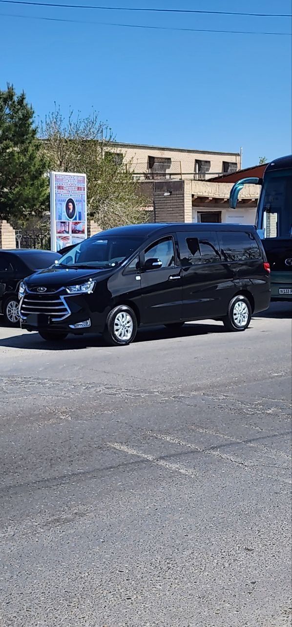 Turizm xizmati 9 kiwilik jac