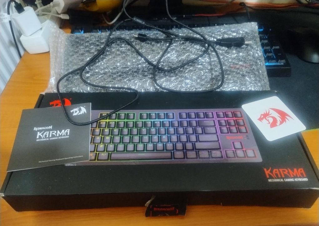 Tastatura Gaming Wireless/Bt Redragon Switch Blue cu garanție