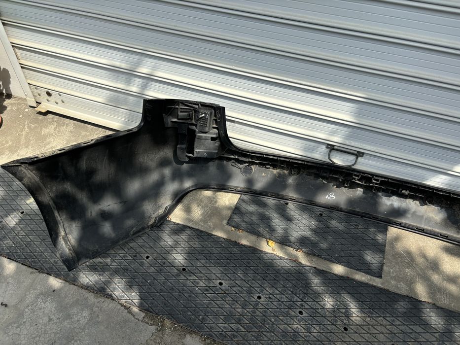 Оригинална задна броня за Audi A4 B8