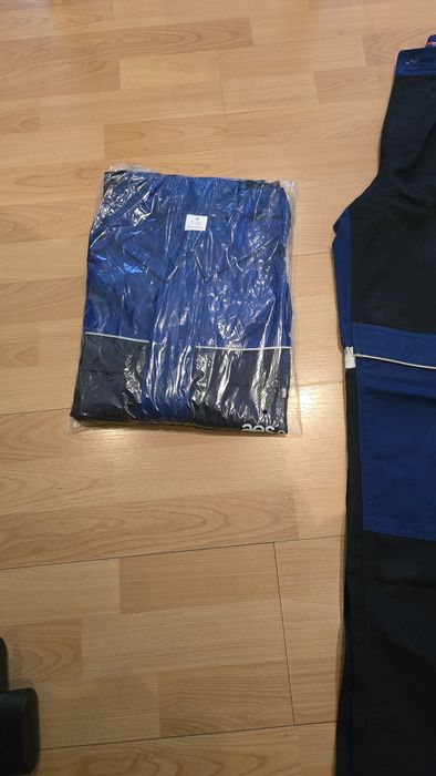 Чисто нови работни дрехи