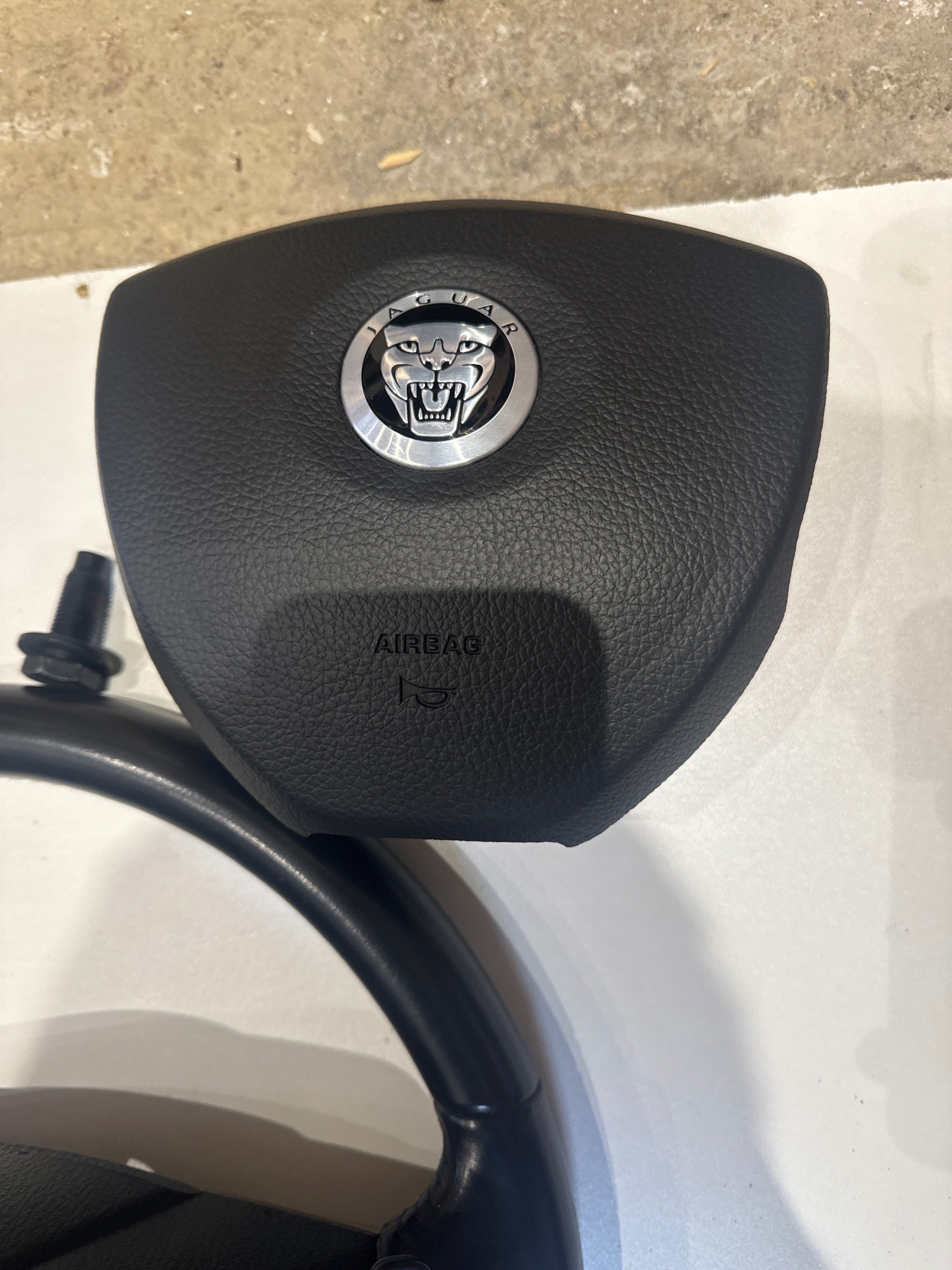 Jaguar XF волан Jaguar XF