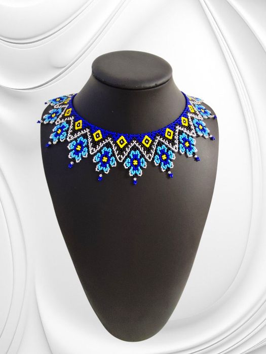 Coliere din mărgele