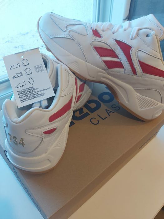 Reebok din piele