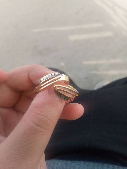 Tillo halqa sotiladi