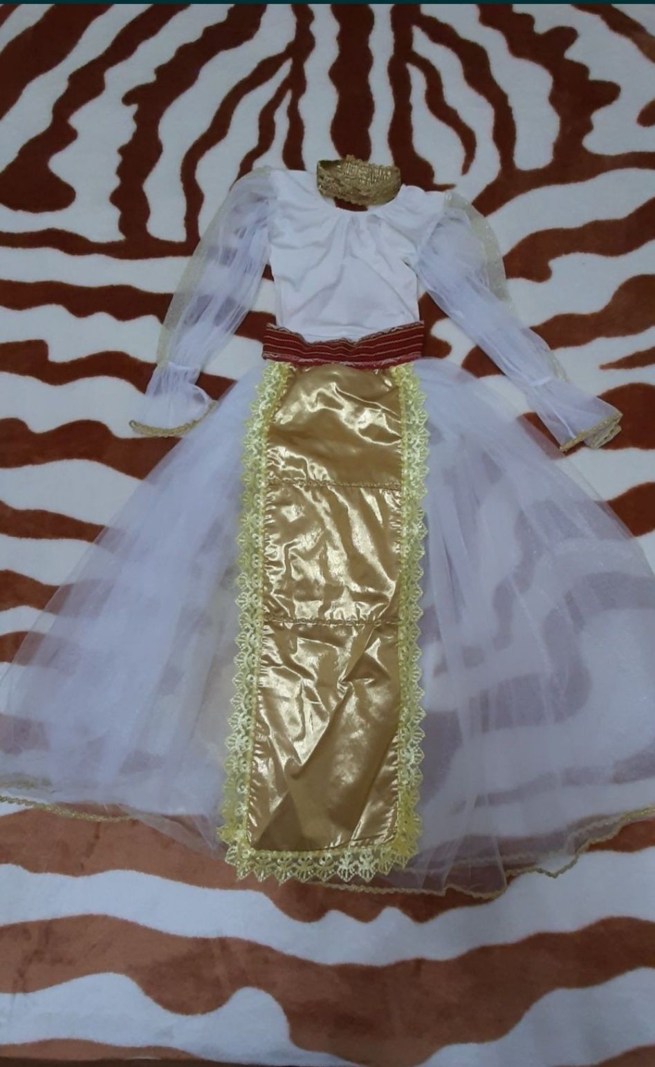 Costum popular fetite varsta aprox 9 ani.reinterpretat