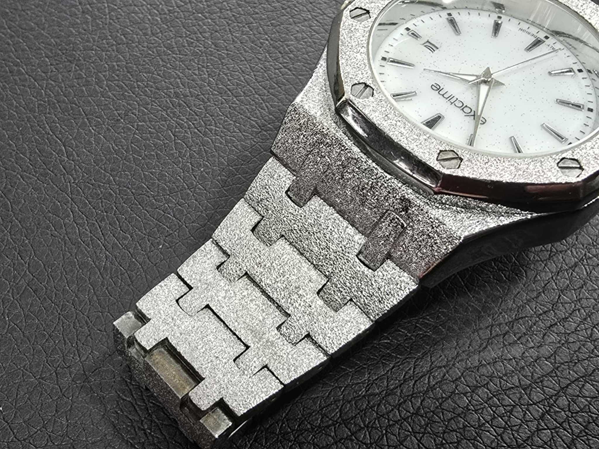 Продавам мъжки часовник Еxactime