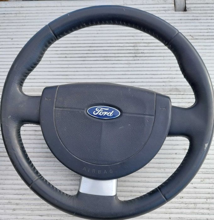 Волани с airbag : Renault , Ford , Smart и Subaru Forester .
