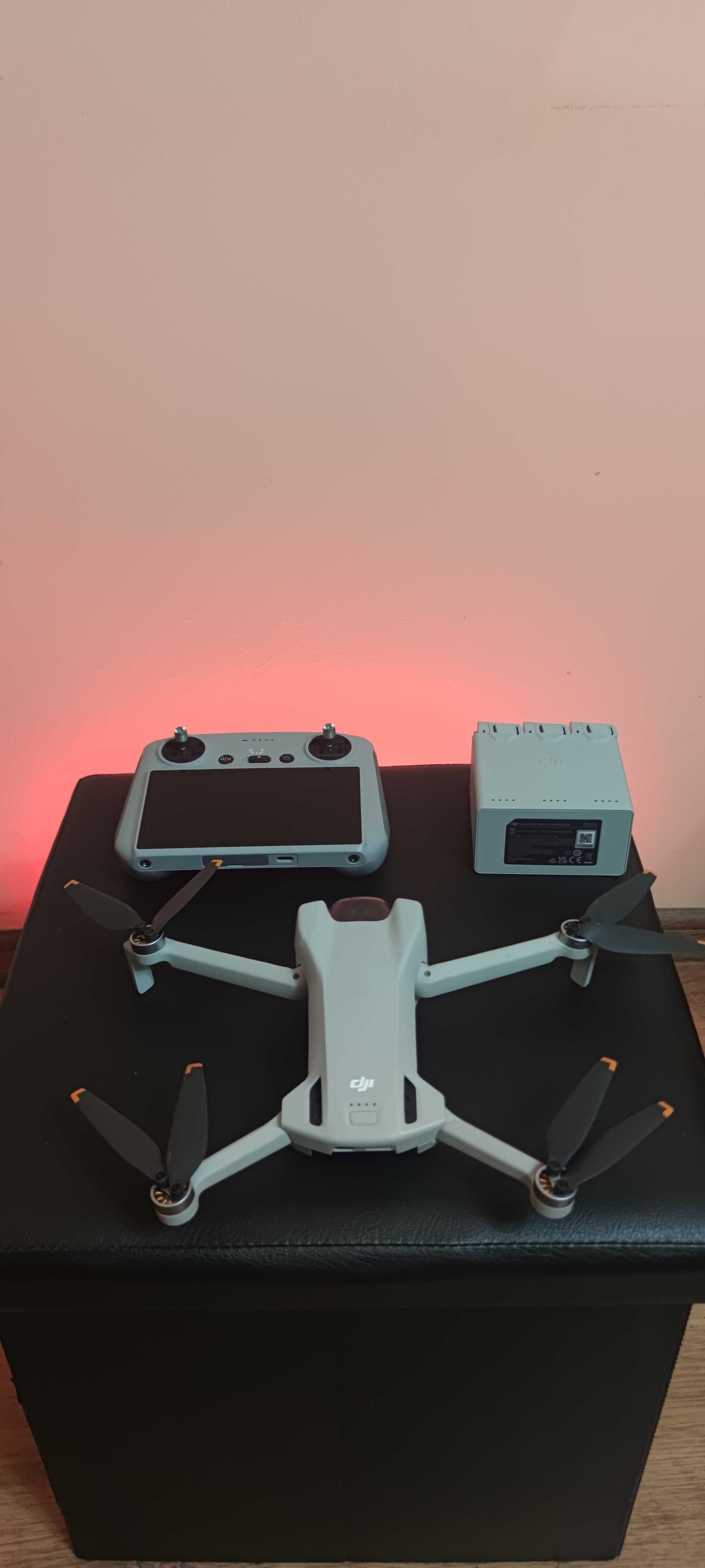 DJI Mini 3 Fly More Combo + RC контролер с екран - дрон Престиж