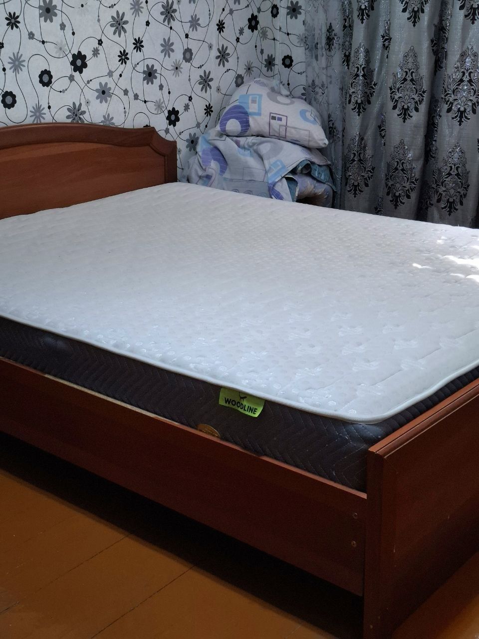 Двух спальная кровать
