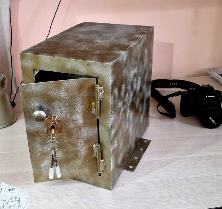 Продам металлический сейф в отличном состоянии в Сортировке