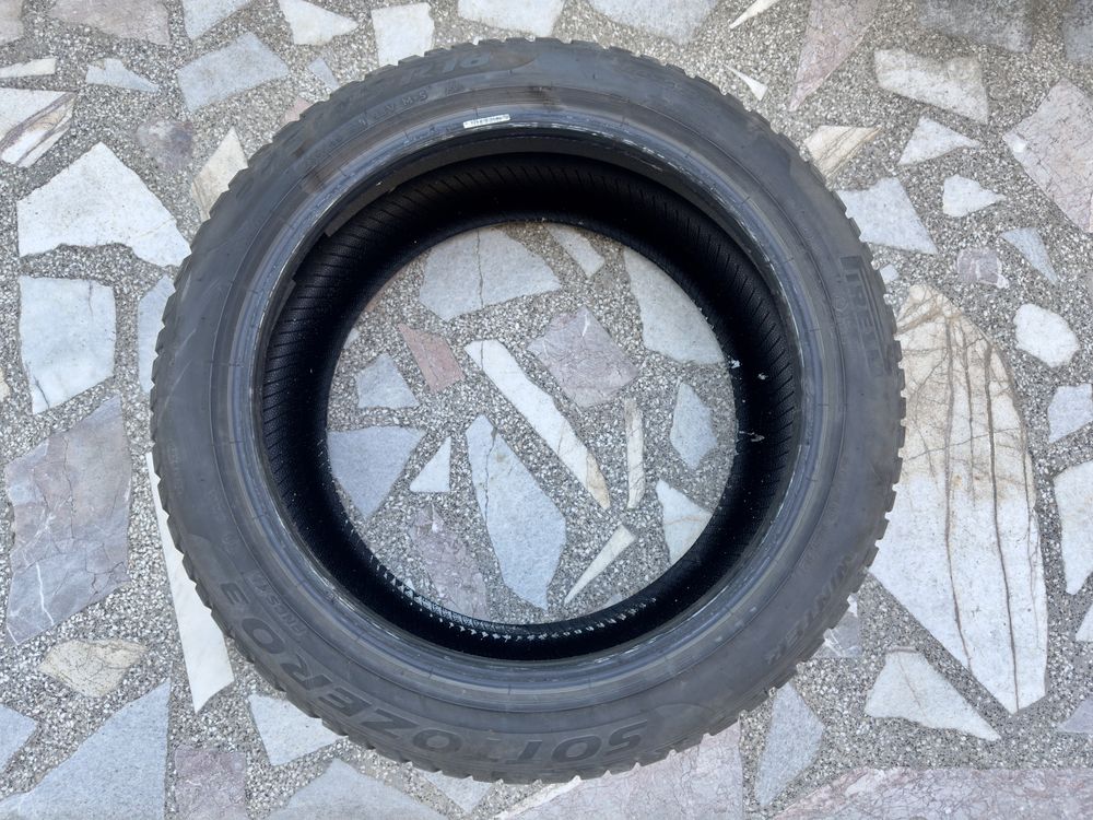 Pirelli Winter Sotto Zero 3 235/45/18 98V M+S