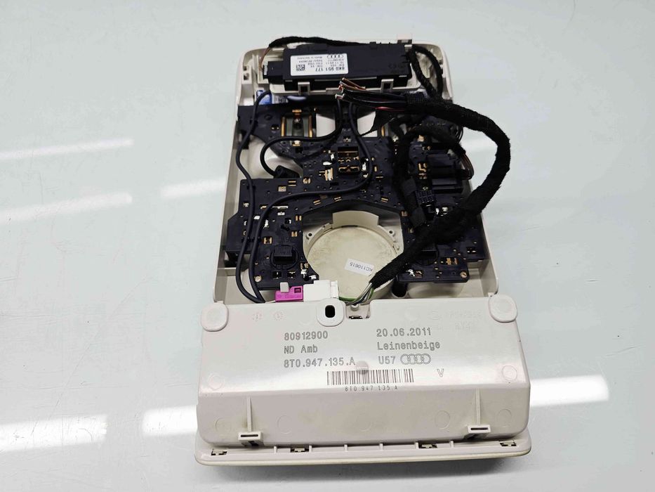 Plafoniera fata Audi A4 (8K2, B8) [Fabr 2008-2015] 8K0947135A