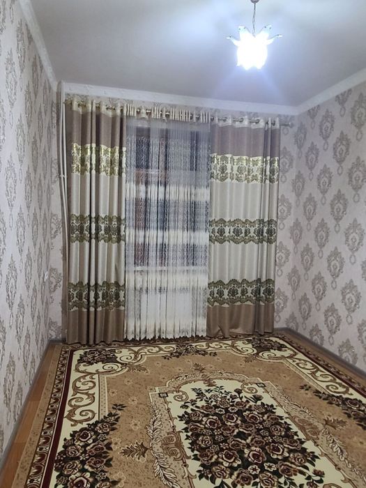 Продам 2 ком квартиру 2/4/5  66,36 мкв Наваи возле янги базар